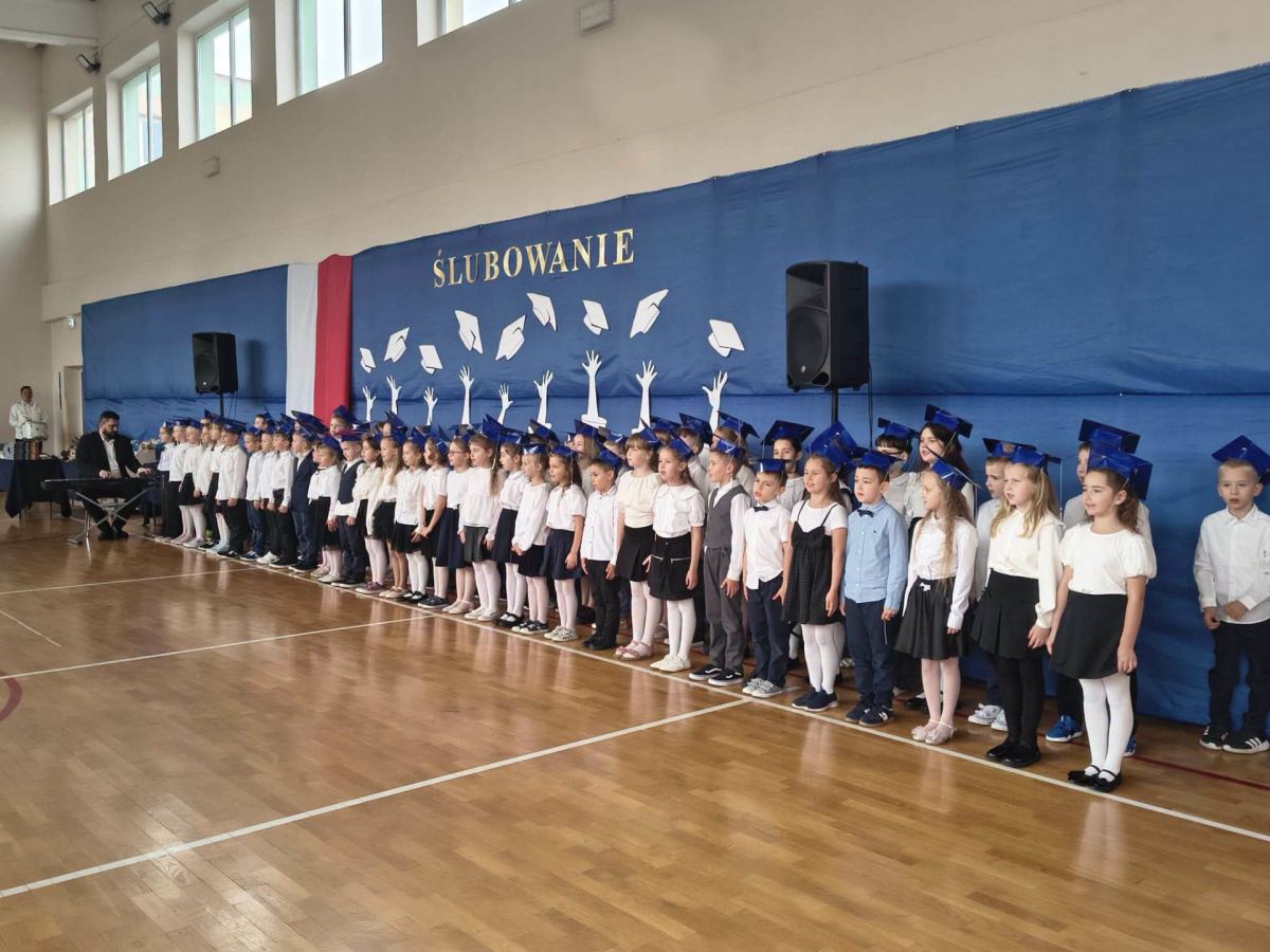 Ślubowanie uczniów klas pierwszych