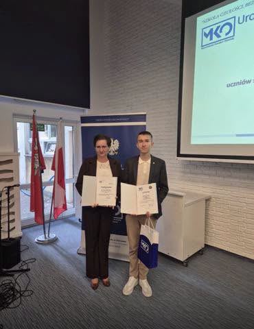 Uczeń klasy VII laureatem konkursu historycznego!